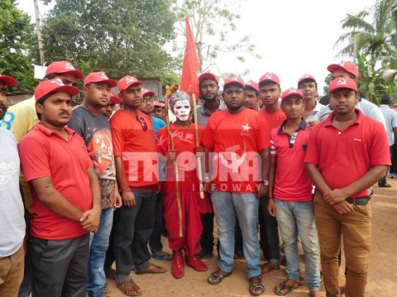 Communists come in Shiv-attire to beat saffron Communists come in Shiv-attire to beat saffron